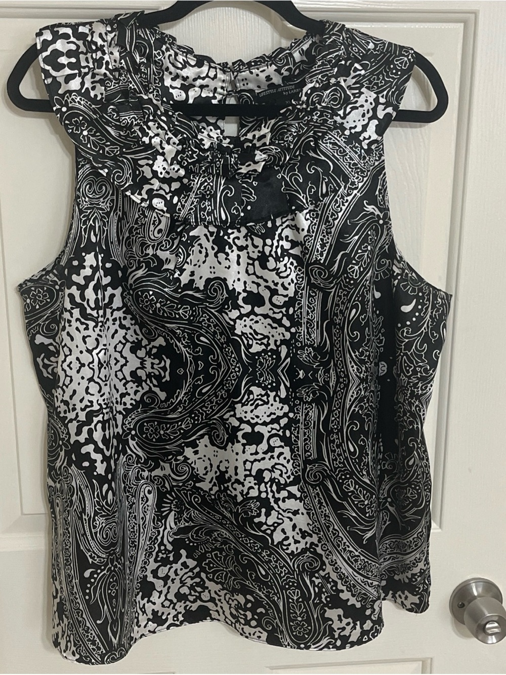 Black & White Paisley Sleeveless Blouse